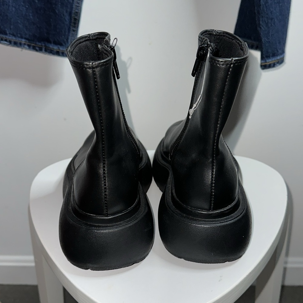 H&M Platform Boots in Black - Picture 6 of 8